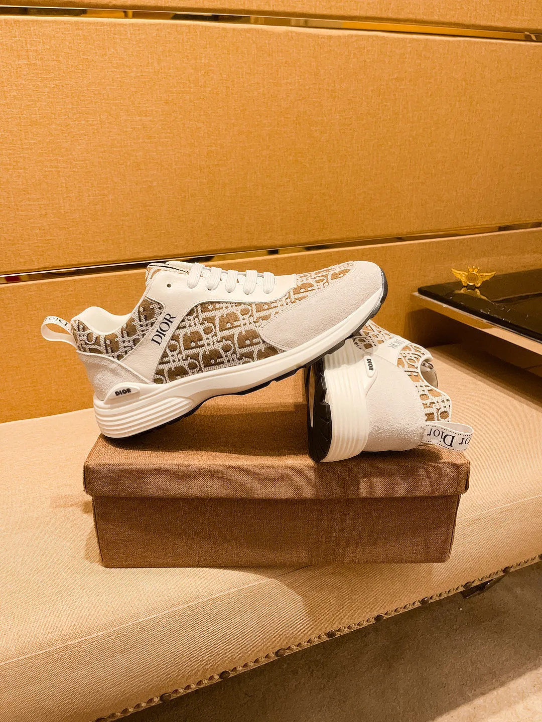 Men's shoes 💰 440💰【Dior】🔥 High-end men's shoes brand official website 1:1 latest masterpiece: the upper is made of Italian imported first-layer cowhide with a comfortable and breathable lining➕original non-slip and wear-resistant outsole🔥, making walking more convenient and comfortable! An exclusive new model, a stunning work, a beautiful 1:1 replica [color] compared to the official quality! Create a fashionable personality to set off your uniqueness! A must-have for trendy men! Classic🔥Size: 38-44 Color: 🔥Multiple colors available🔥.